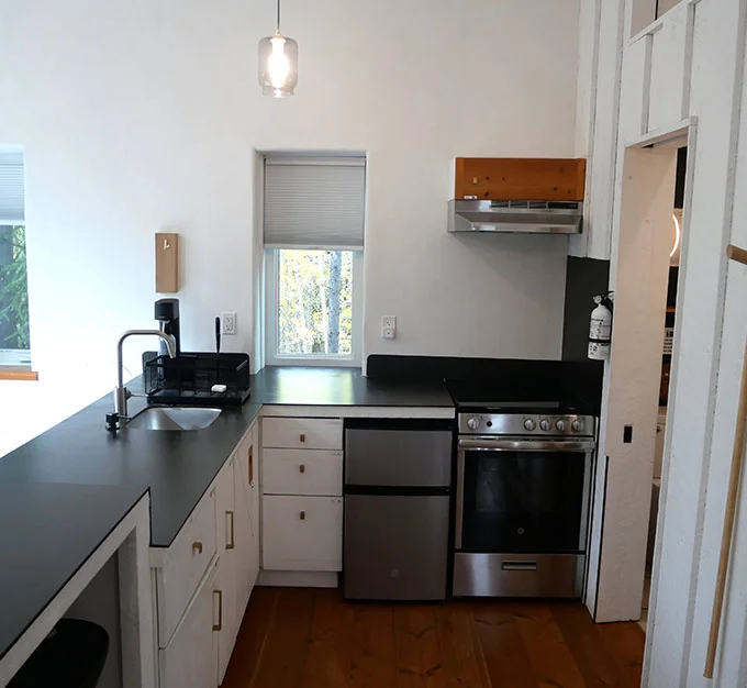 Red Door Full Kitchen
